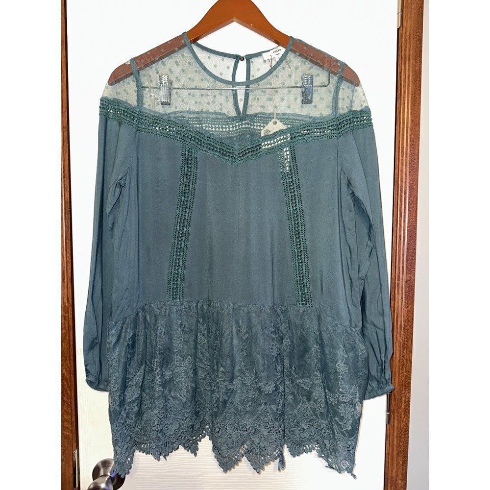 NWT Entro Teal Top Blouse With Lace Detail Size Small